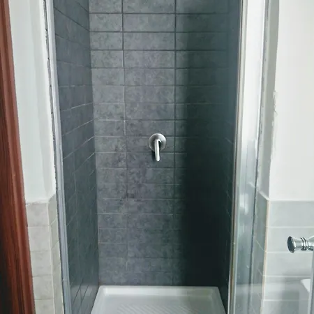 Center בית הארחה 4*