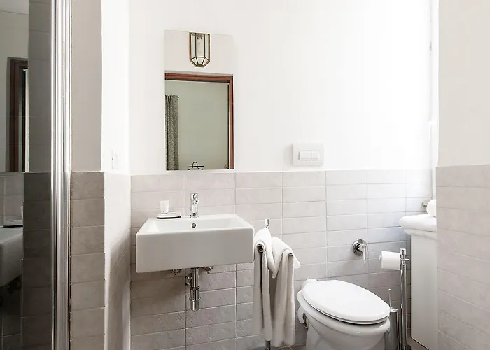 Center ゲストハウス ローマ