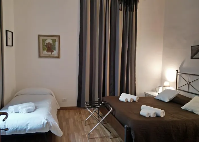 Center ゲストハウス 4*