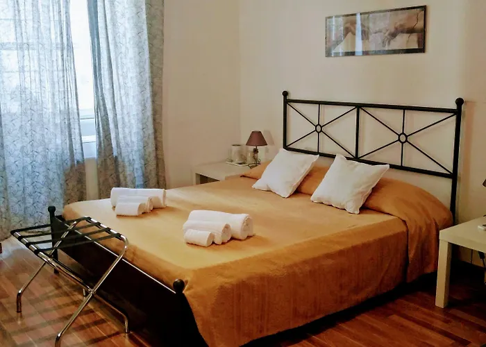 Center ゲストハウス 4*