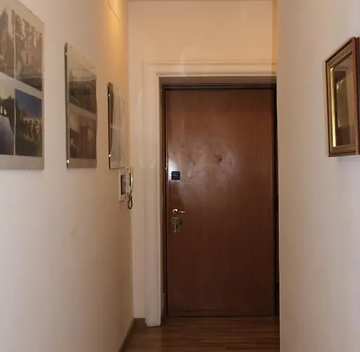 Center ゲストハウス 4*