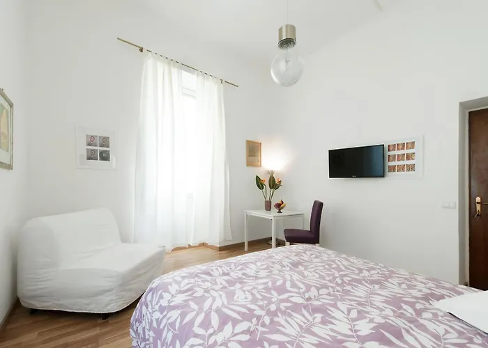 Center ゲストハウス 4*